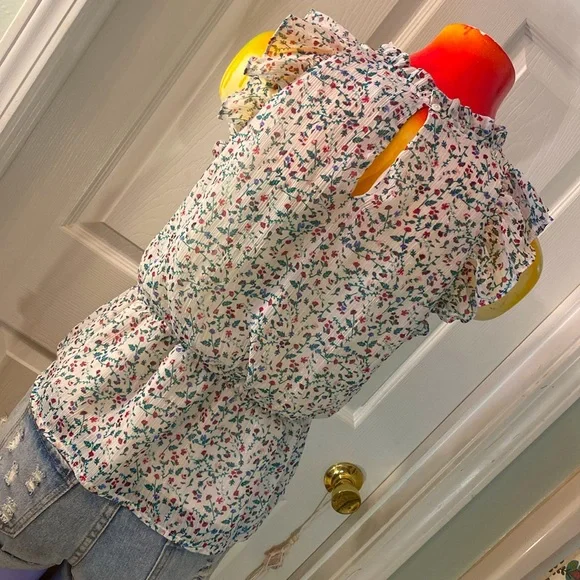 Banana Republic Floral Ruffle Top - Picture 8 of 12